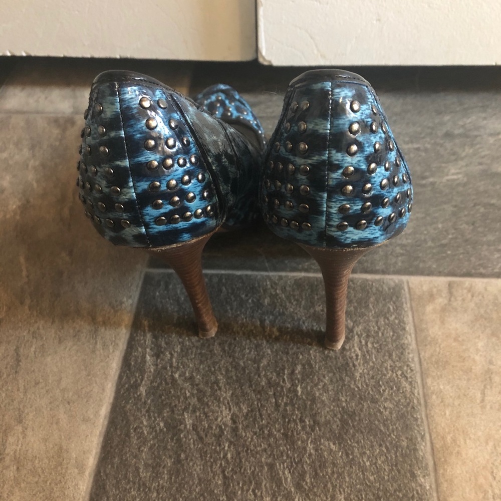 Shoes - Picture 3 of 3